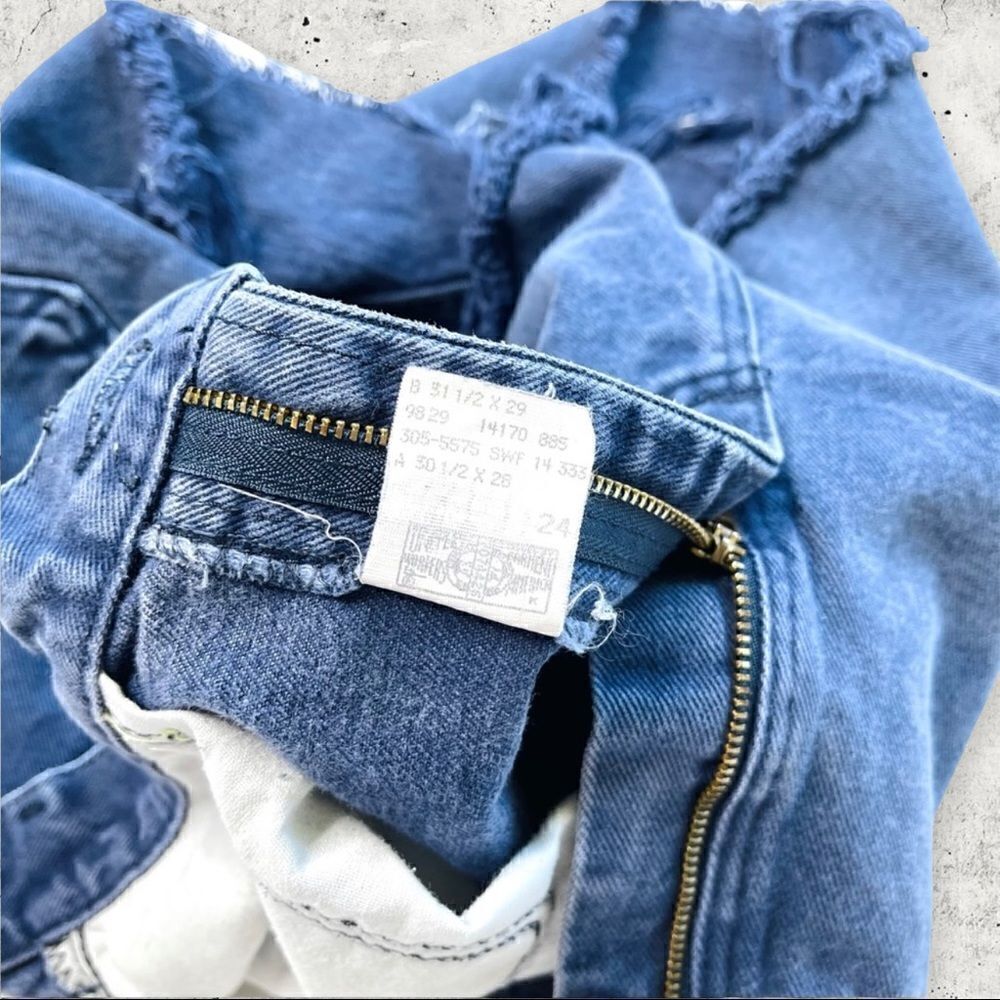 Vtg 90s Lee Riveted High Rise Denim Cutoff Shorts - Picture 8 of 8